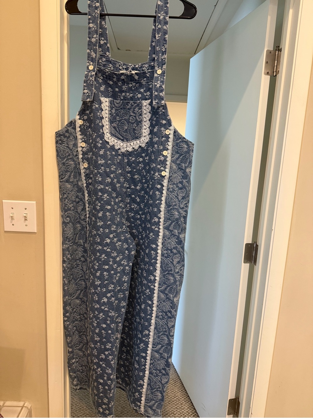Davi & Dani Women’s Blue Floral Cotton Overalls One-Piece NWT
